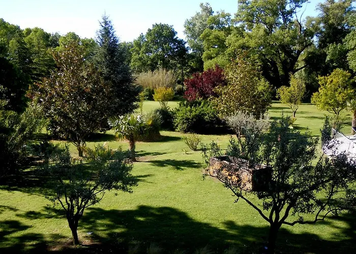 Le Moulin De Champdurand Bed & Breakfast 3*